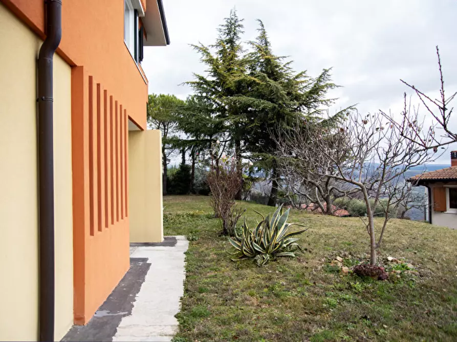 Immagine 5 di Casa bifamiliare in vendita  in via antonio della torre a Mezzane Di Sotto