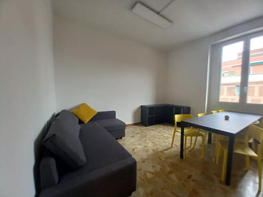 Immagine 9 di Camera in affitto  in VIA UGO BASSI a Bologna