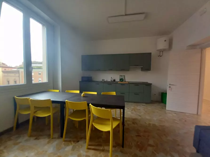 Immagine 10 di Camera in affitto  in VIA UGO BASSI a Bologna