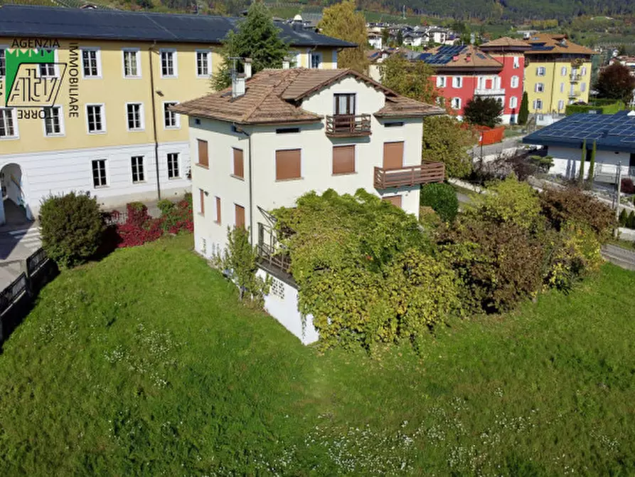 Immagine 1 di Villa in vendita  in Cles via dei Campi Neri a Cles