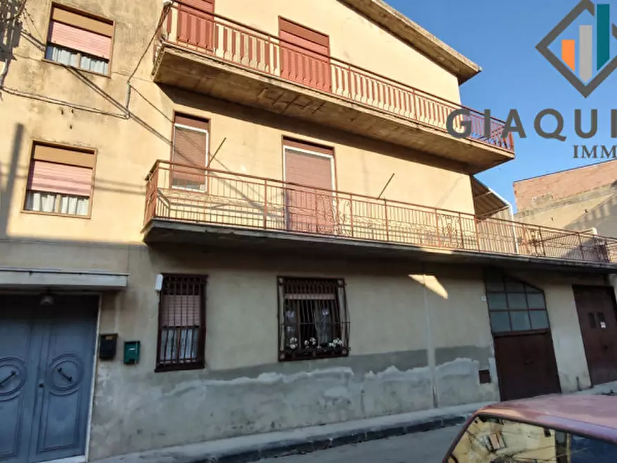 Immagine 1 di Appartamento in vendita  in via Virgilio n.35 a Palagonia