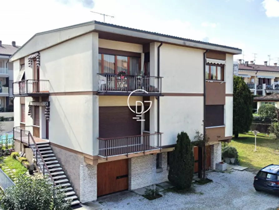 Immagine 1 di Casa bifamiliare in vendita  in viale cavour a Desenzano Del Garda