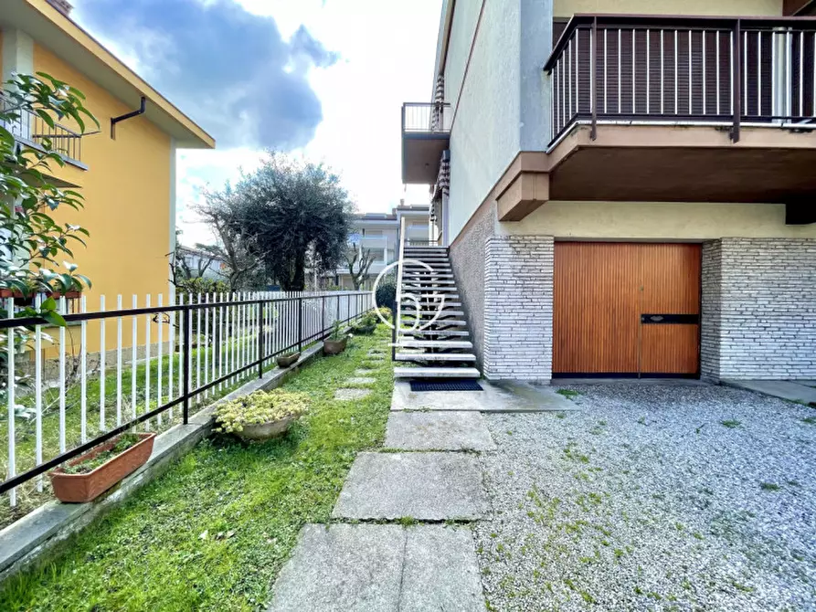 Immagine 26 di Casa bifamiliare in vendita  in viale cavour a Desenzano Del Garda