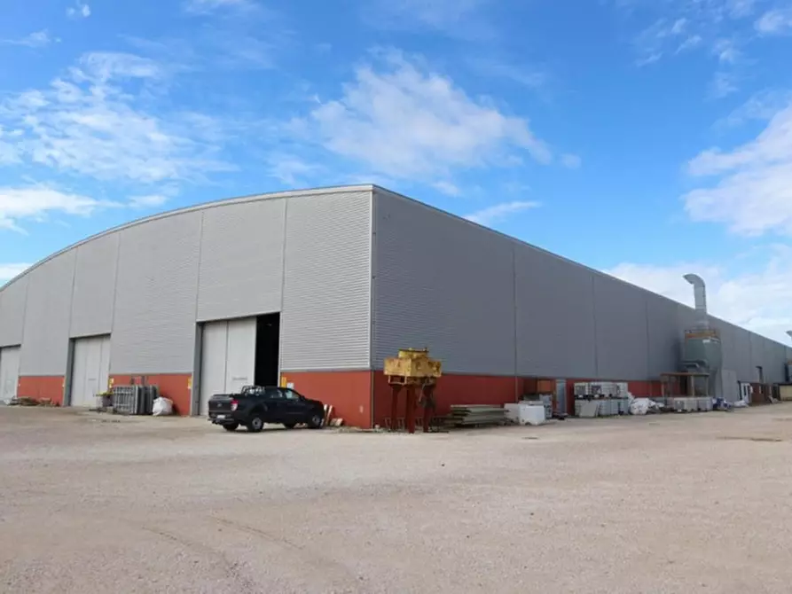 Immagine 9 di Capannone industriale in vendita  in via Torgianese, N. 42 a Bettona