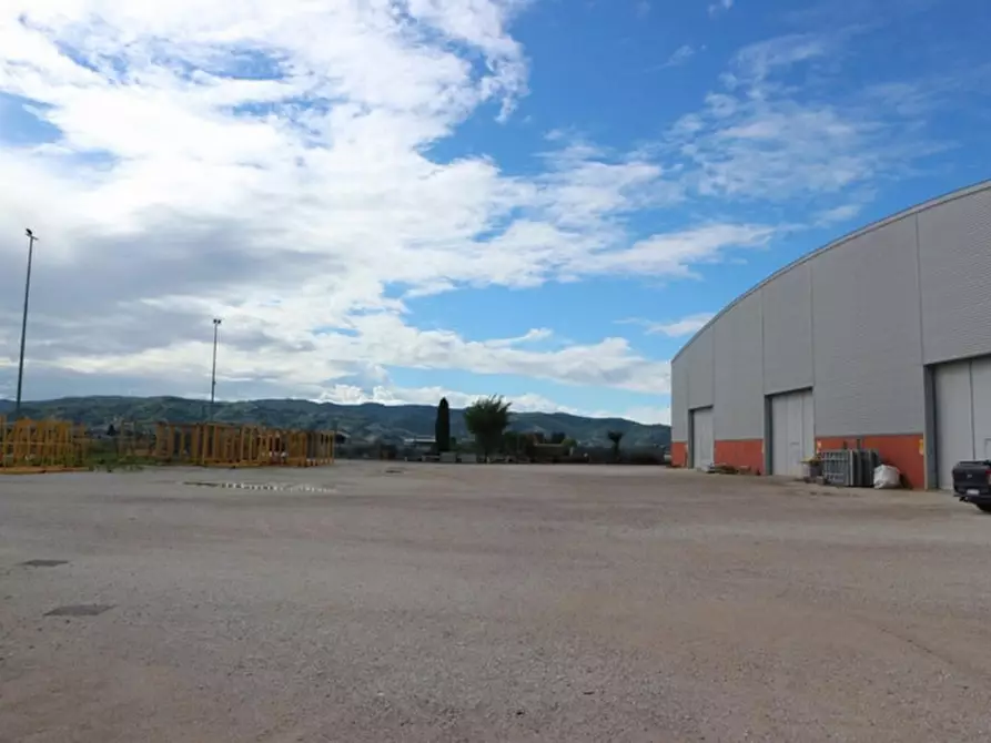 Immagine 10 di Capannone industriale in vendita  in via Torgianese, N. 42 a Bettona