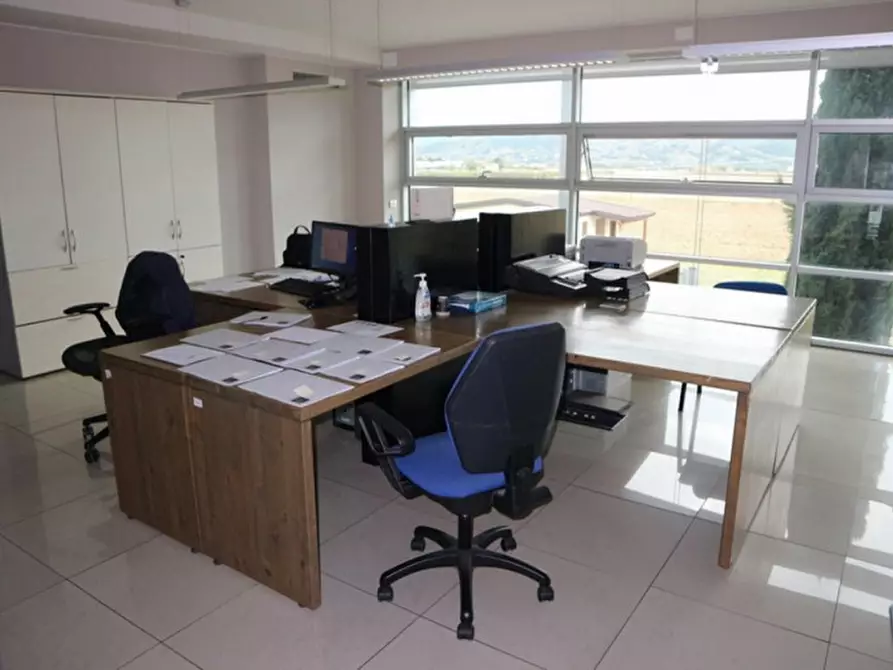 Immagine 17 di Capannone industriale in vendita  in via Torgianese, N. 42 a Bettona