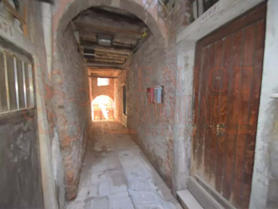 Immagine 3 di Magazzino in affitto  in cannareggio  s. apostoli a Venezia