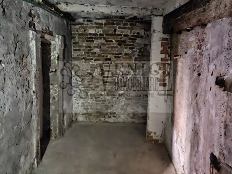 Immagine 8 di Magazzino in affitto  in cannareggio  s. apostoli a Venezia