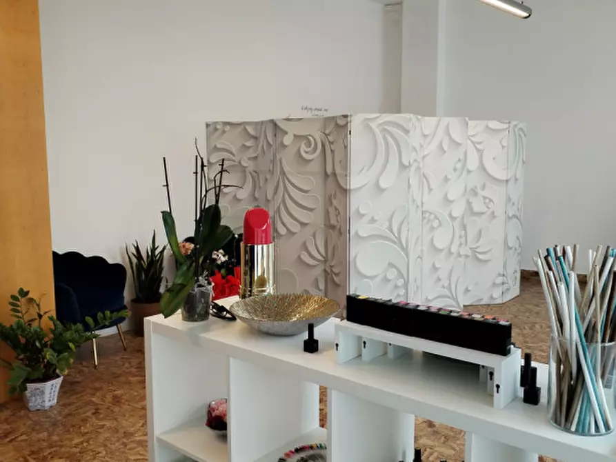 Immagine 12 di Negozio in affitto  in via Trieste 8 a Gonars