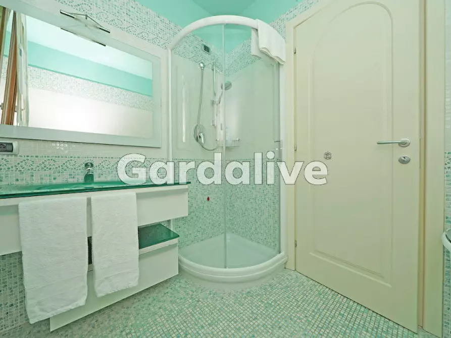 Immagine 9 di Villa in vendita  in Via Pulciano a Toscolano-Maderno