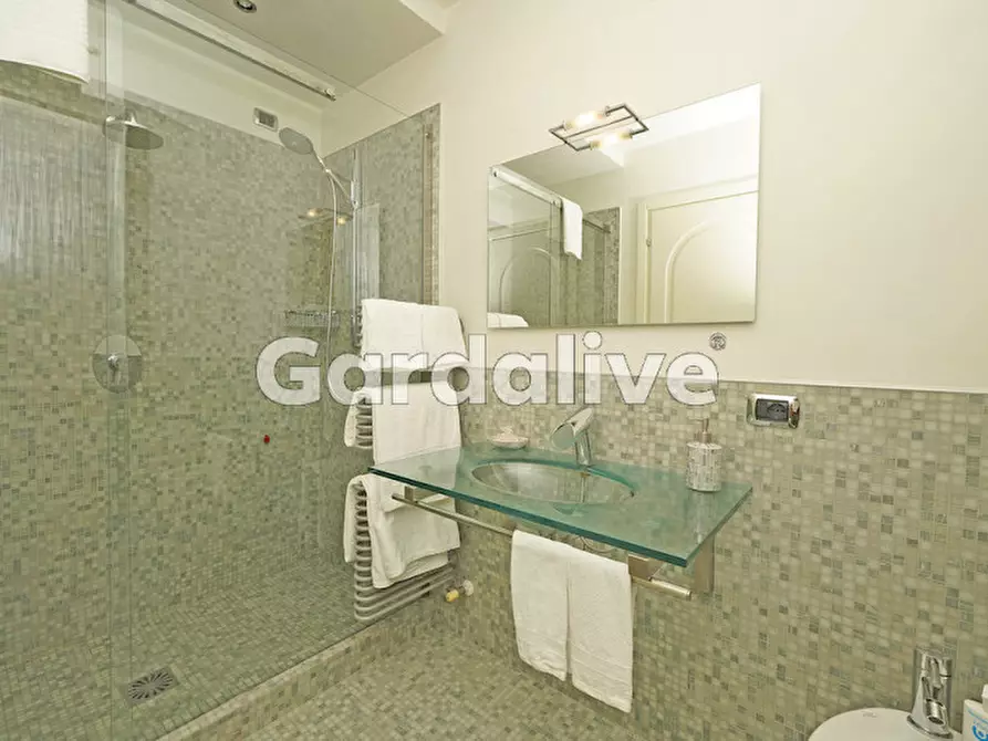 Immagine 10 di Villa in vendita  in Via Pulciano a Toscolano-Maderno