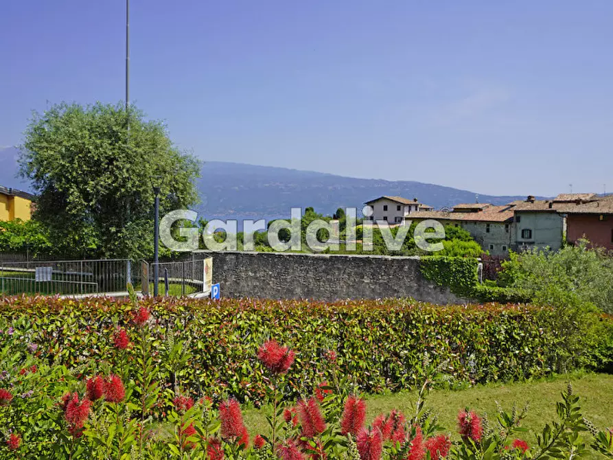 Immagine 1 di Villa in vendita  in Via Cecina a Toscolano-Maderno