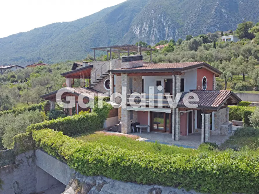 Immagine 2 di Villa in vendita  in Via Folino Cabiana a Toscolano-Maderno