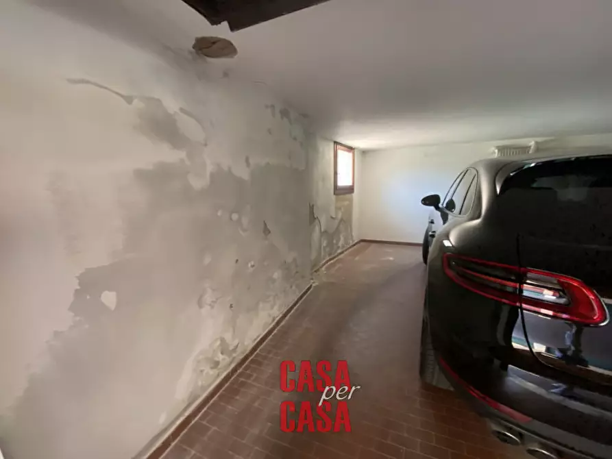 Immagine 4 di Garage in vendita  a Este