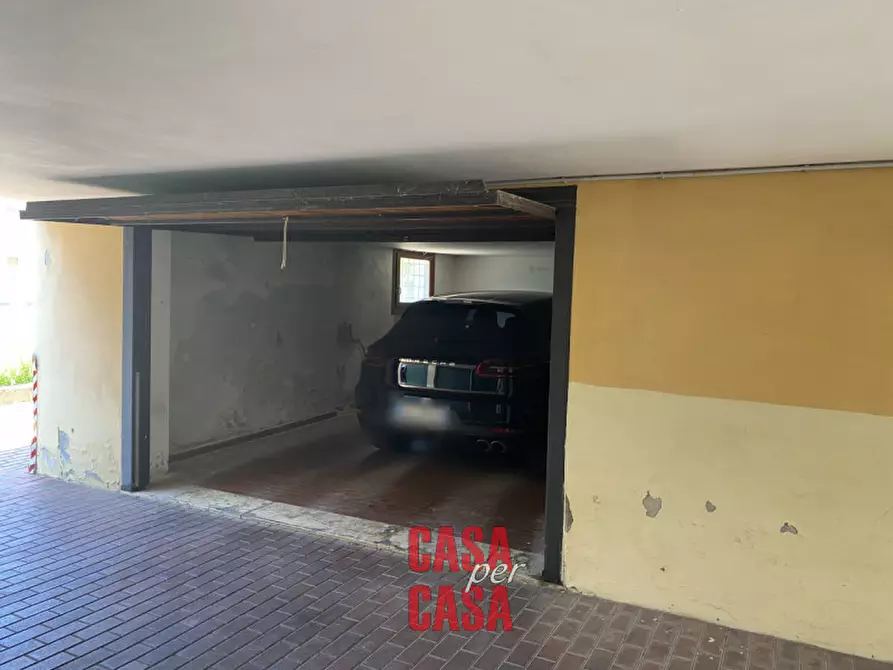 Immagine 5 di Garage in vendita  a Este