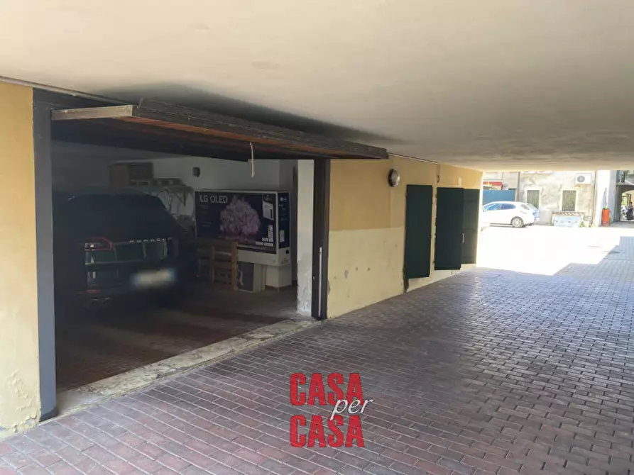 Immagine 6 di Garage in vendita  a Este