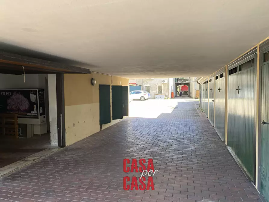 Immagine 7 di Garage in vendita  a Este