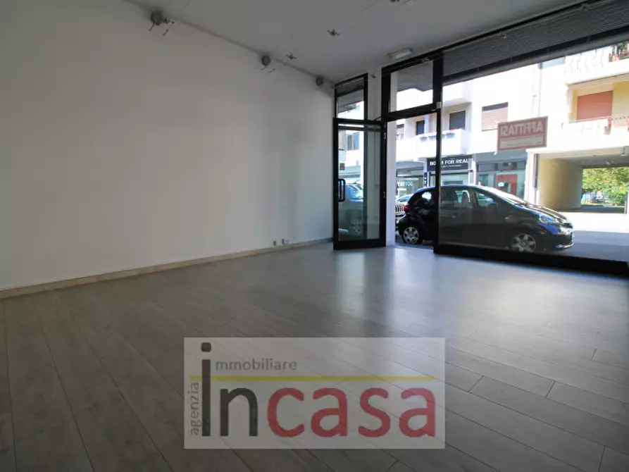Immagine 1 di Negozio in affitto  in via Nazario Sauro a San Donà Di Piave