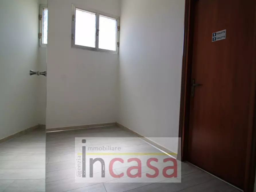 Immagine 11 di Negozio in affitto  in via Nazario Sauro a San Donà Di Piave