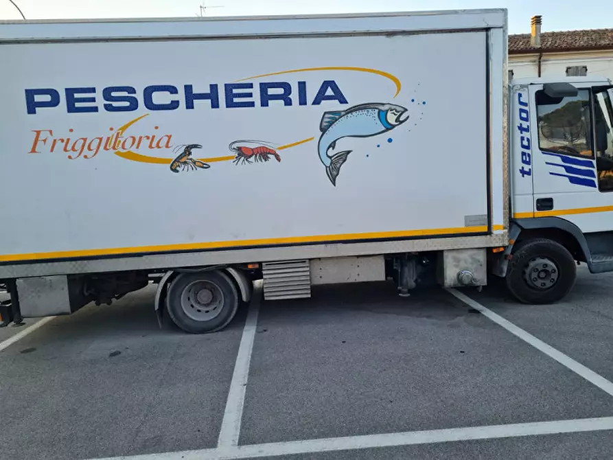 Immagine 4 di Negozio in vendita  a Chioggia