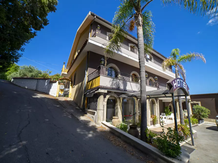 Immagine 5 di Hotel in vendita  in via fausto coppi a Pace Del Mela