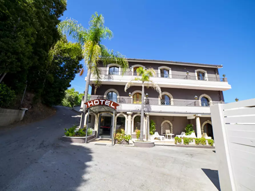 Immagine 6 di Hotel in vendita  in via fausto coppi a Pace Del Mela