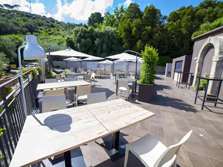 Immagine 9 di Hotel in vendita  in via fausto coppi a Pace Del Mela