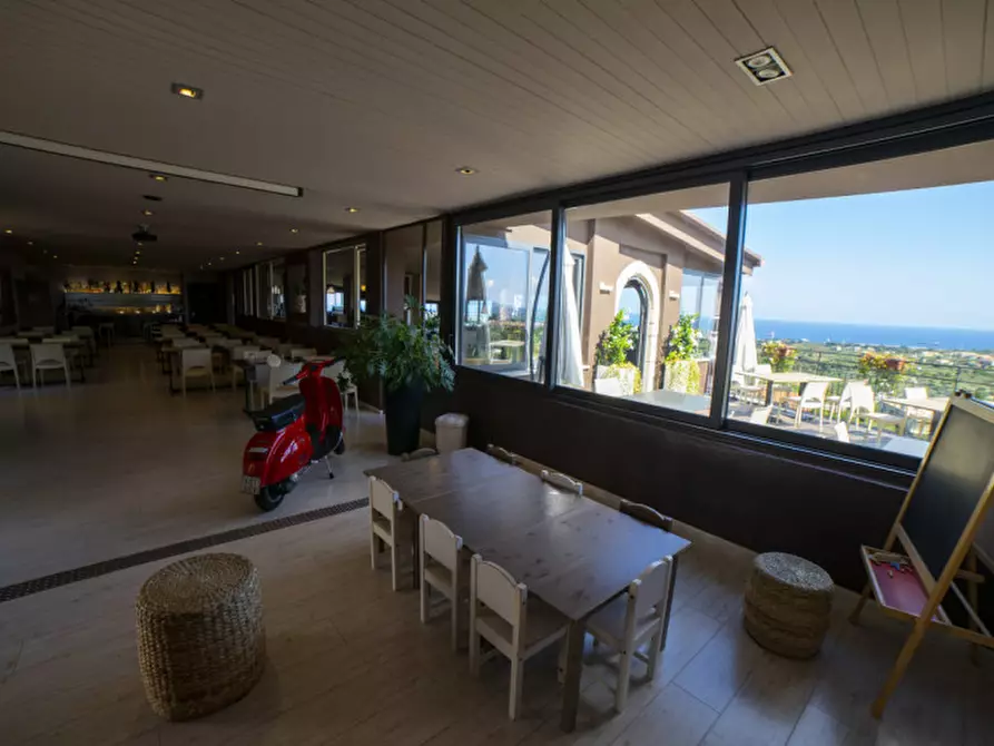 Immagine 30 di Hotel in vendita  in via fausto coppi a Pace Del Mela