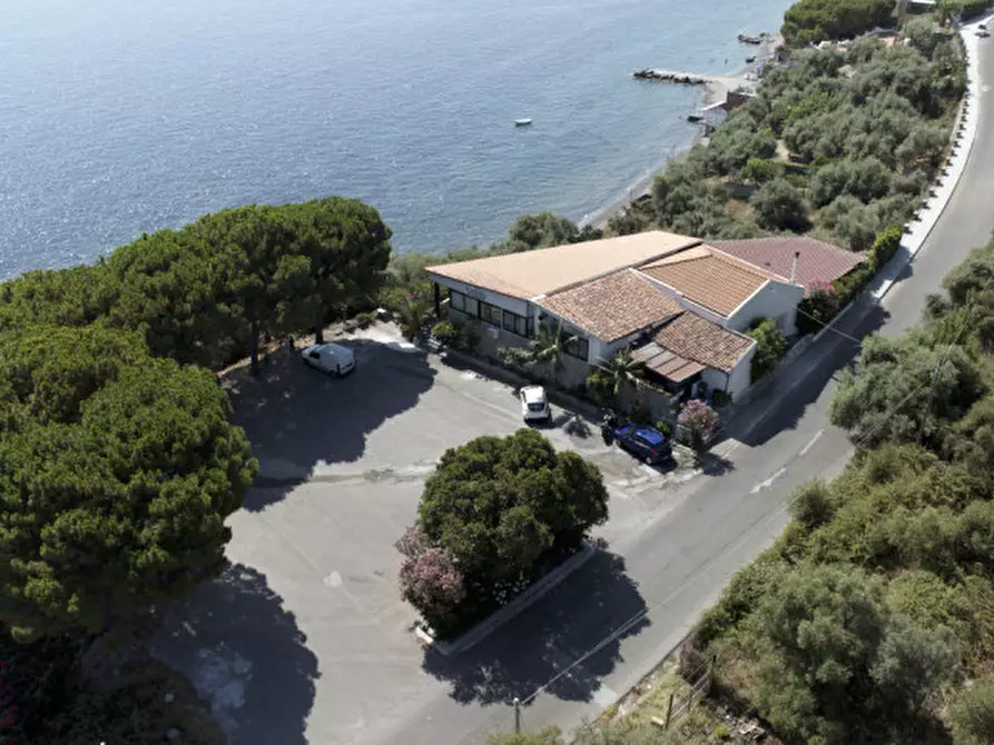 Immagine 3 di Attività commerciale in vendita  in VIA PANORAMICA a Milazzo