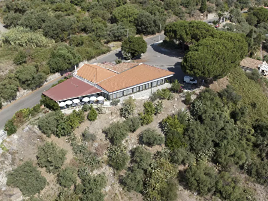 Immagine 4 di Attività commerciale in vendita  in VIA PANORAMICA a Milazzo