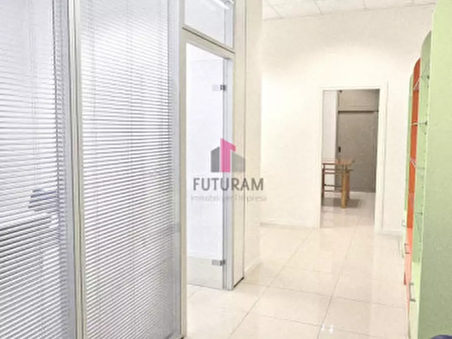 Immagine 7 di Ufficio in affitto  in via brescia a Torri Di Quartesolo