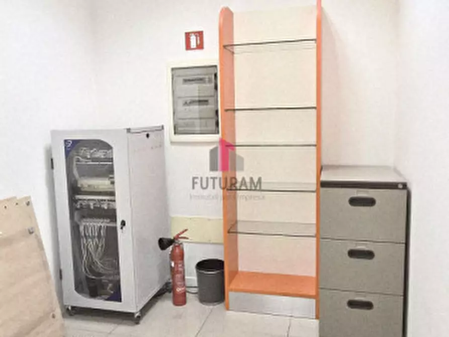 Immagine 8 di Ufficio in affitto  in via brescia a Torri Di Quartesolo