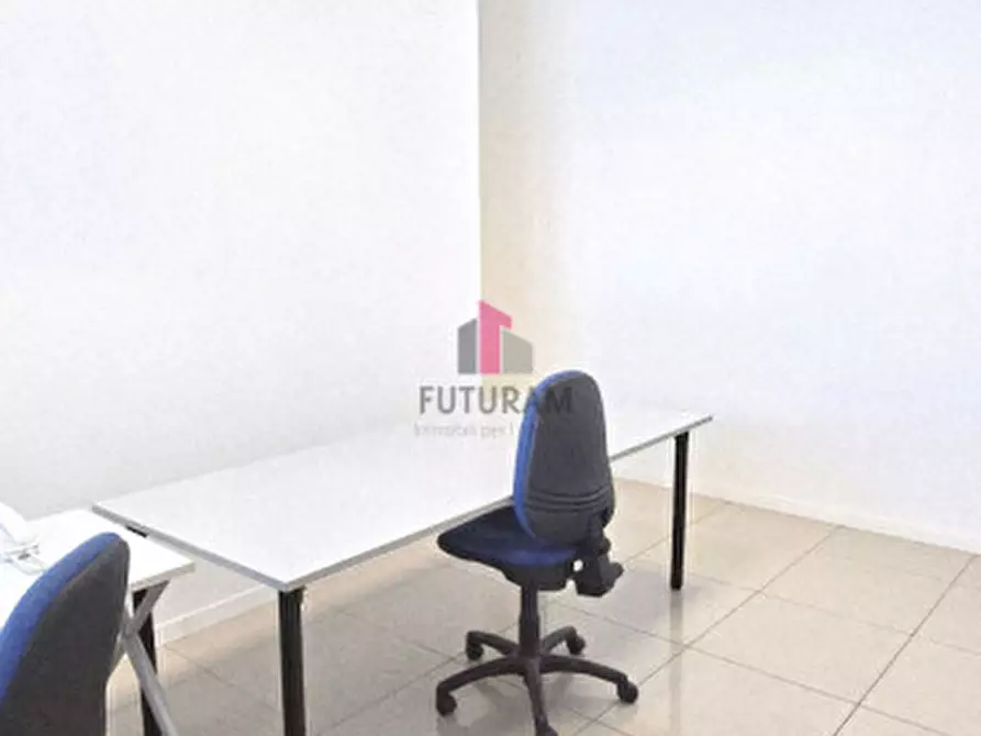 Immagine 11 di Ufficio in affitto  in via brescia a Torri Di Quartesolo