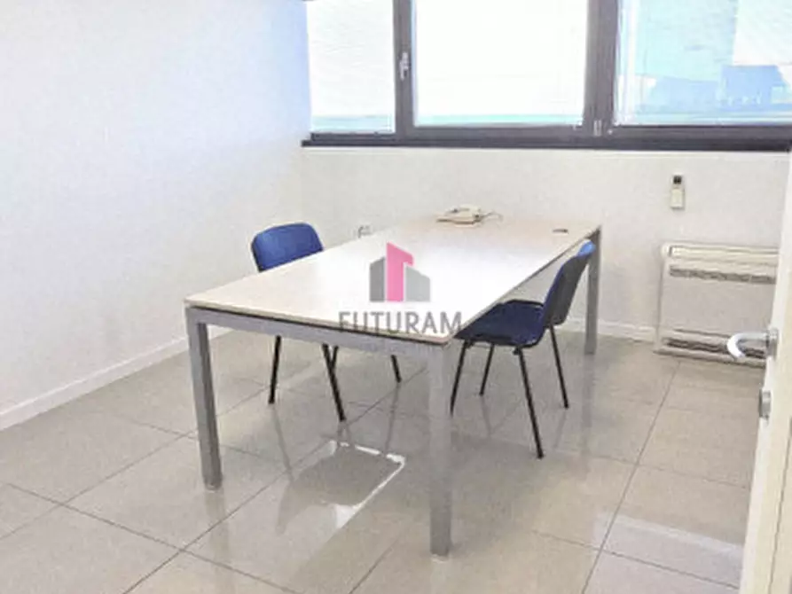 Immagine 12 di Ufficio in affitto  in via brescia a Torri Di Quartesolo