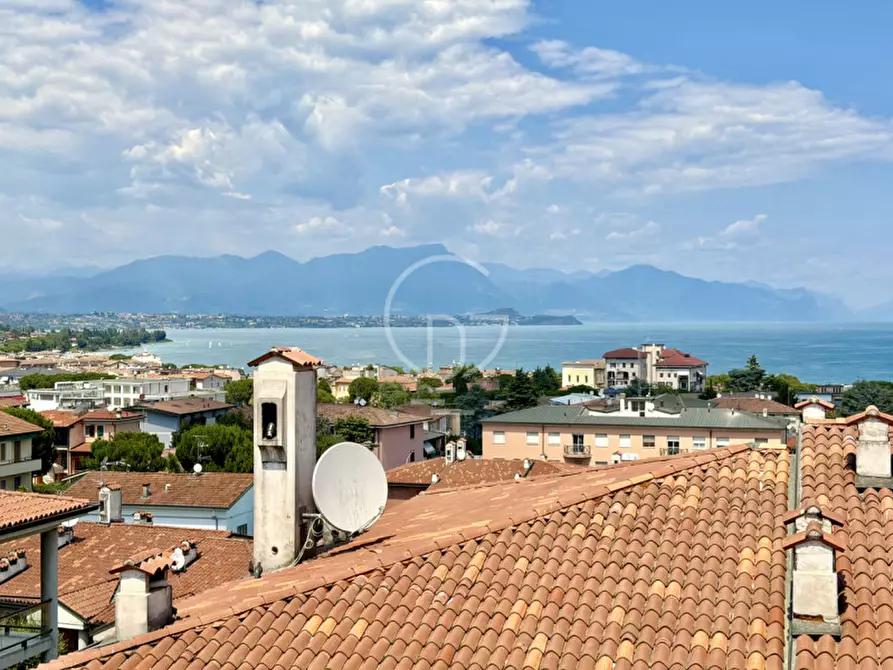 Immagine 1 di Appartamento in vendita  a Desenzano Del Garda