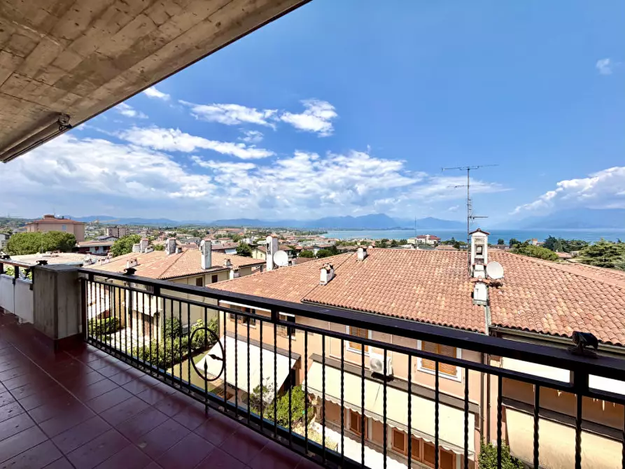 Immagine 5 di Appartamento in vendita  a Desenzano Del Garda