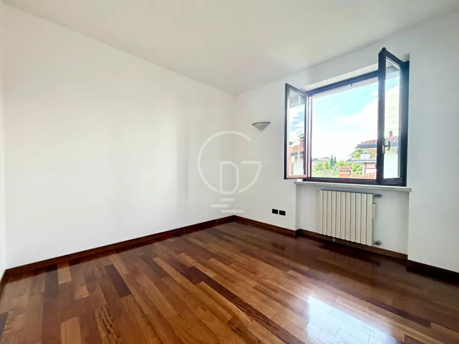 Immagine 30 di Appartamento in vendita  a Desenzano Del Garda