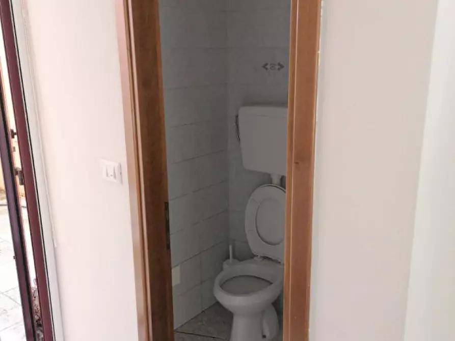 Immagine 5 di Negozio in affitto  in Via Aquileia a San Donà Di Piave