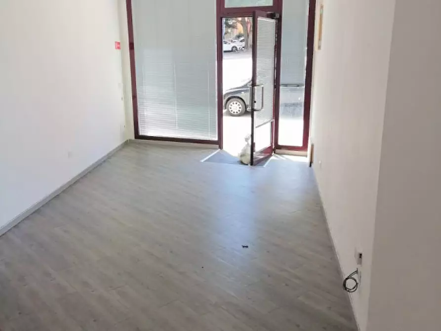 Immagine 8 di Negozio in affitto  in Via Aquileia a San Donà Di Piave