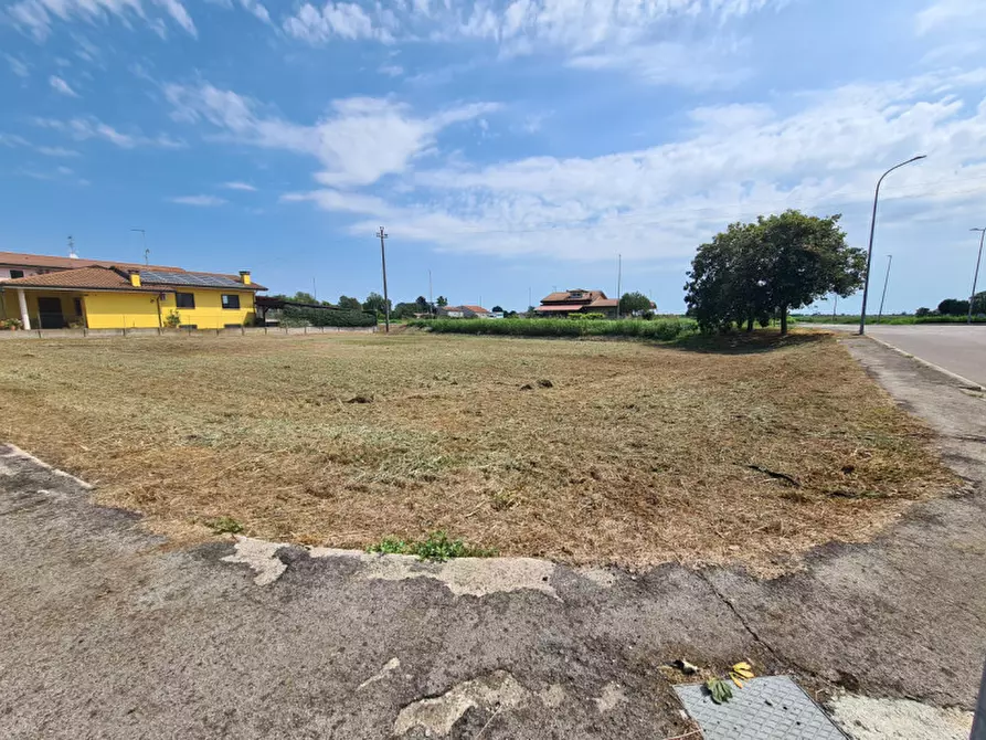 Immagine 2 di Terreno in vendita  in VIA ANTONIO SPILLER a Sant'urbano