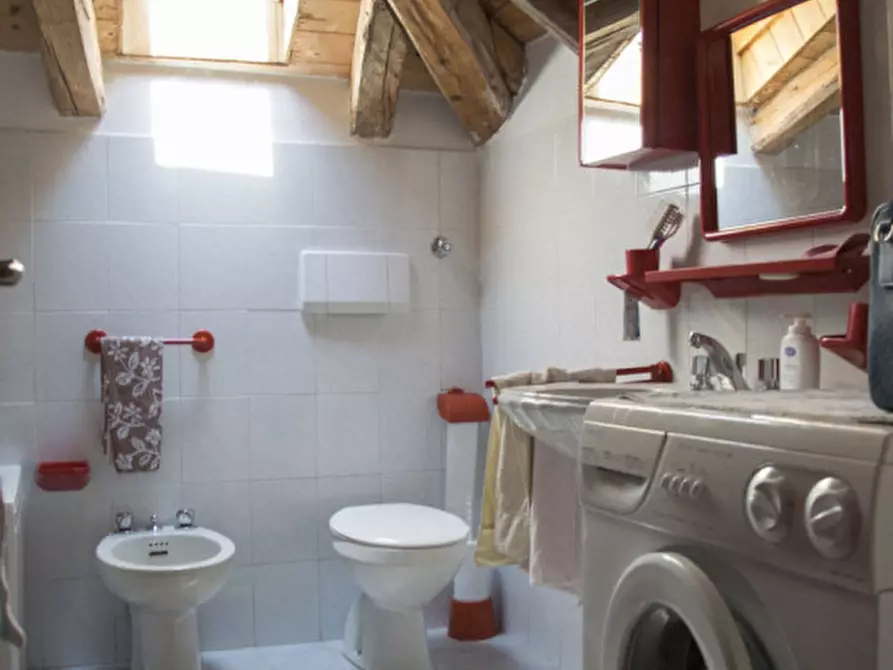 Immagine 10 di Appartamento in vendita  in Via Per Roncio a Mezzana