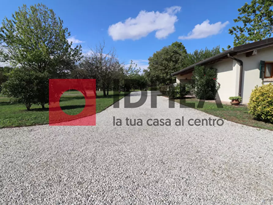 Immagine 7 di Palazzo in vendita  in Via sile a Spresiano