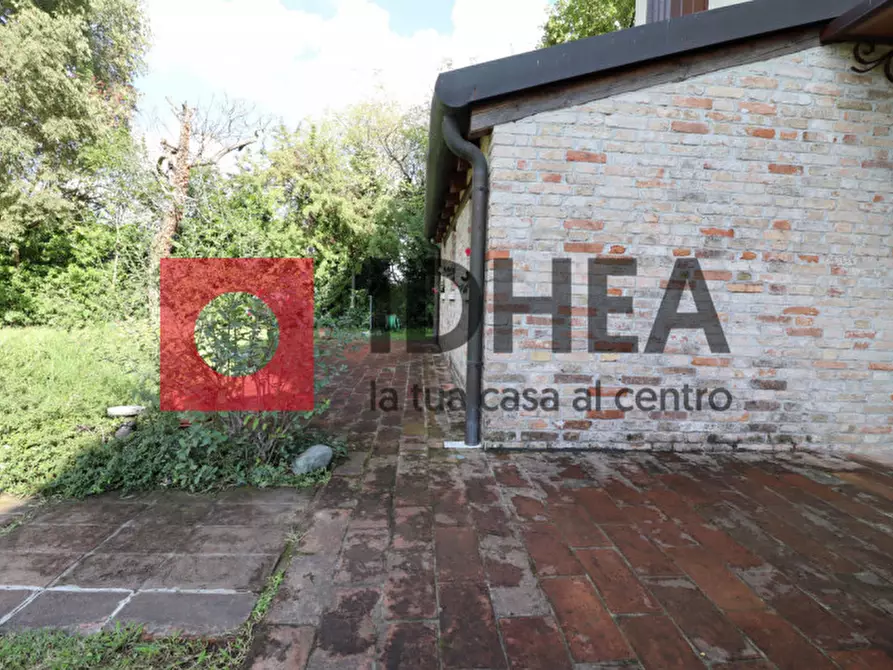 Immagine 12 di Palazzo in vendita  in Via sile a Spresiano