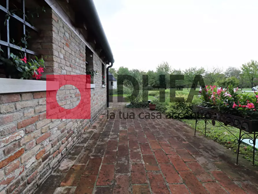 Immagine 13 di Palazzo in vendita  in Via sile a Spresiano