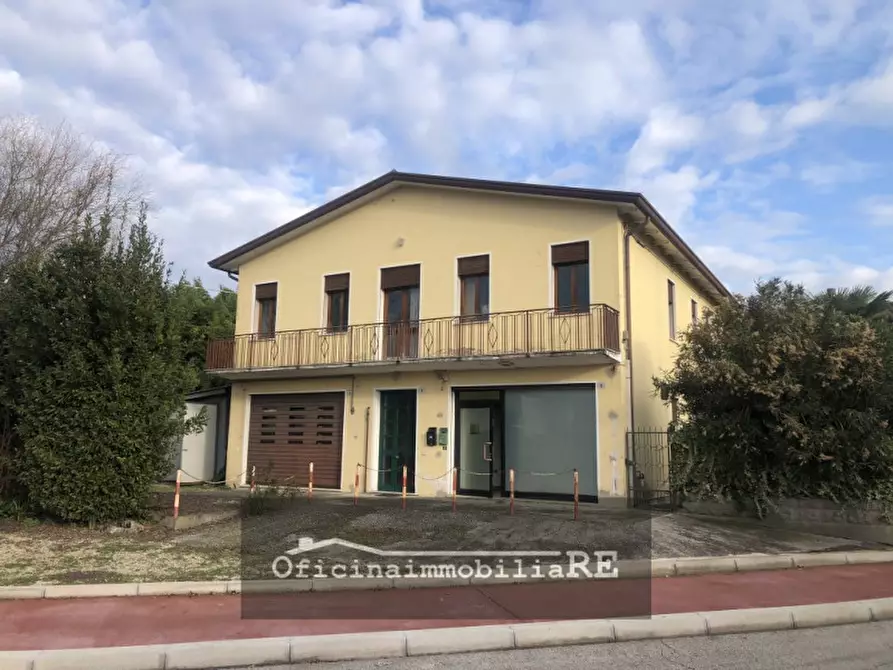 Immagine 1 di Casa indipendente in vendita  in Via Toscanini 1 a Piove Di Sacco