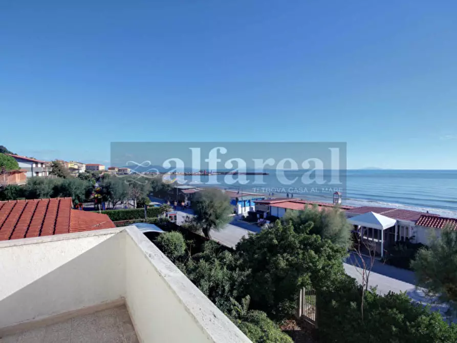 Immagine 5 di Palazzo in vendita  in Via Roma a Castiglione Della Pescaia