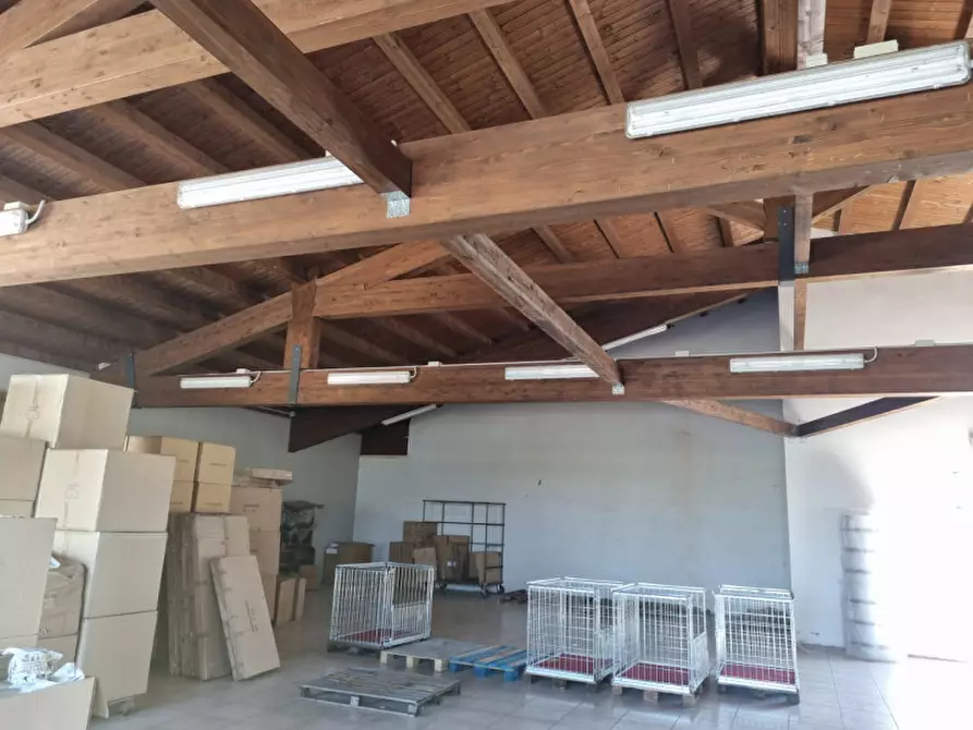 Immagine 6 di Negozio in vendita  in Via C. B Cavour n. 79 Este a Stanghella