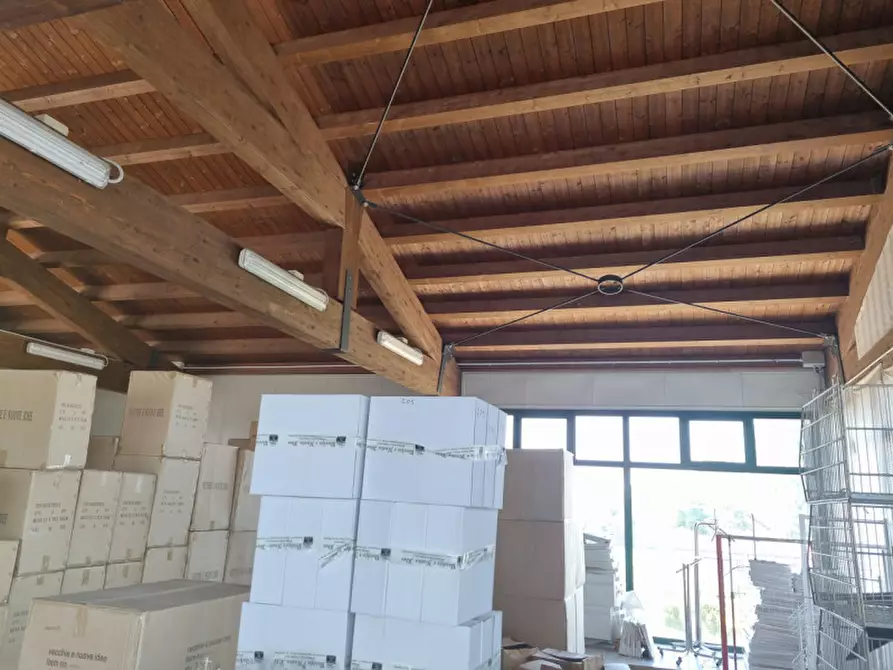 Immagine 7 di Negozio in vendita  in Via C. B Cavour n. 79 Este a Stanghella