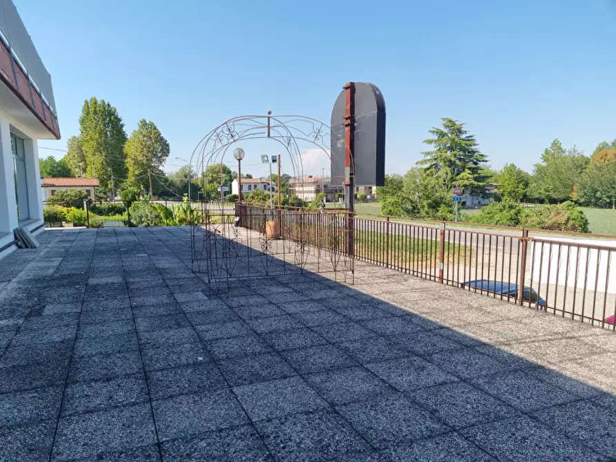 Immagine 13 di Negozio in vendita  in Via C. B Cavour n. 79 Este a Stanghella