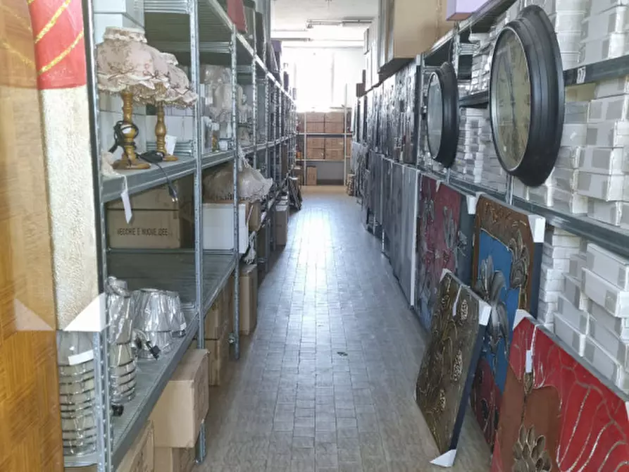 Immagine 14 di Negozio in vendita  in Via C. B Cavour n. 79 Este a Stanghella